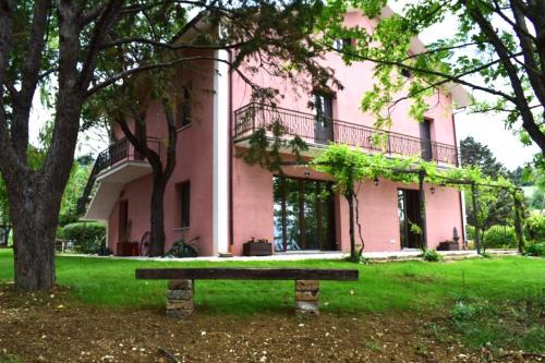 Castelraimondo House | Agriturismo Il Colle Del Contadino