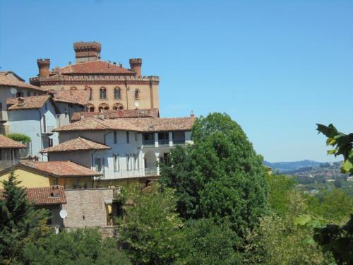 Barolo House | Agriturismo La Terrazza sul Bosco
