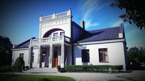 Sobkow House | Agropark - Dworek pod Lipą