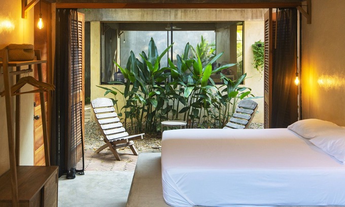 Los Tamarindos Hotel | Agua de Coco H