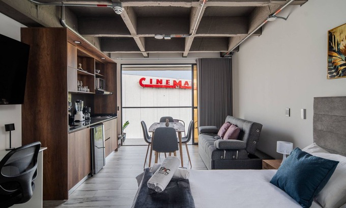 Pereira House | |Ahead| Captivating Loft with Parking and AC