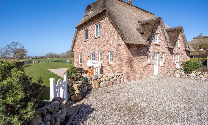 Tating House | Ahoi - Wunderschönes Reetdachhaus mit Tollem Ausblick!