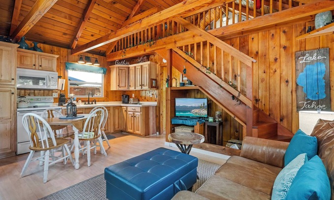 Sunnyside Cabin | Aidenn Cabin - 1 bedroom, loft, 1 bath - Walk to private beach & Restaurants
