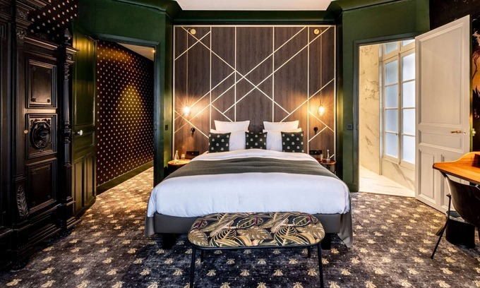 Fontainebleau Hotel | Aigle Noir Hotel Fontainebleau - MGallery Collection