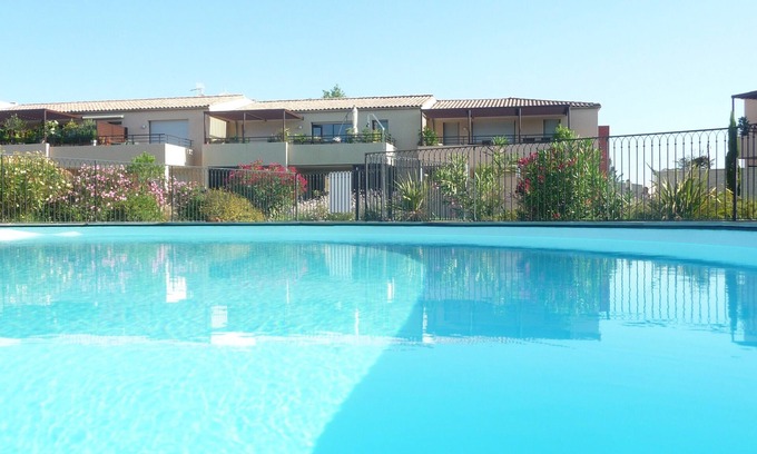 Aigues-Mortes Condo | Aigues mortes apartment rental with pool + private parking