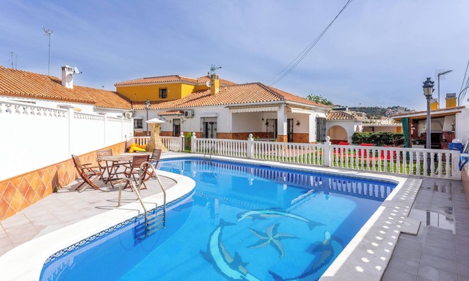 Rincon de la Victoria House | Air-Conditioned Villa "Mascota Rincón de la Victoria" with Pool, Garden & Wi-Fi