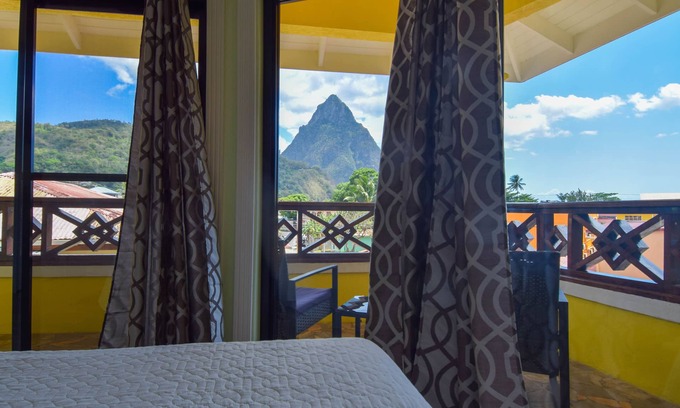 Soufriere Apartment | Air Condition Apartment Near Beach