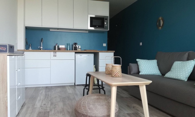 Antheor Apartment | Air-conditioned apartment of 27 m2 renovated in front of the sea with terrace of 15m2