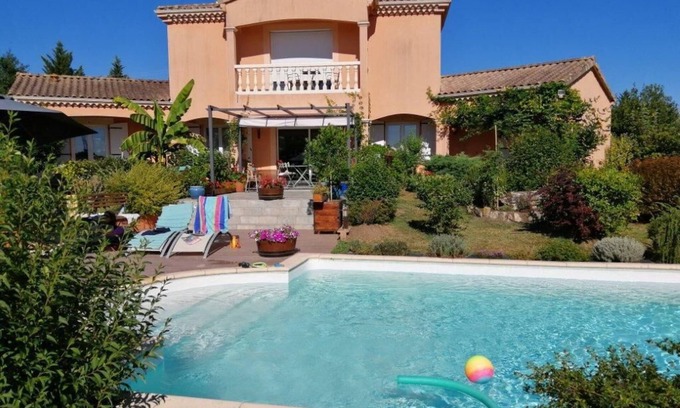 Saint-Remy House | Air-conditioned country house with heated swimming pool in Périgord