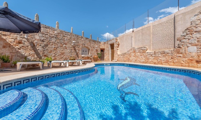 Santanyi House | Air-Conditioned Holiday Home with Pool, Terrace, Balcony & Wi-Fi