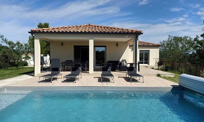Potelieres Villa | Air-conditioned villa, sleeps 8, private pool, Gard limite Ardèche, Uzès