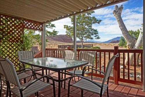 Ticaboo House | Air Conditioning, OHV Trails near home, Close to Lake Powell, Bullfrog Marina