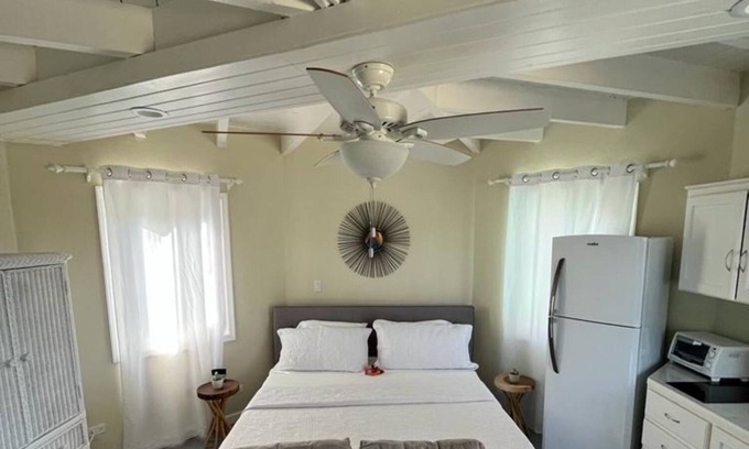 Sea Rocks Apartment | Air Garden Oceanfront Studio - Arawak Beach Club