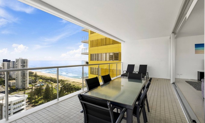 Broadbeach Apartment | Air on Broadbeach-Lvl19 in the Heart of Broadbeach