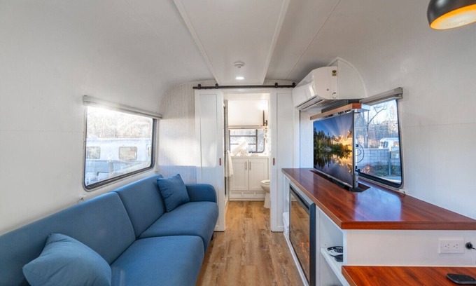 Prescott House | Air Village Wagon Circle Unit #8