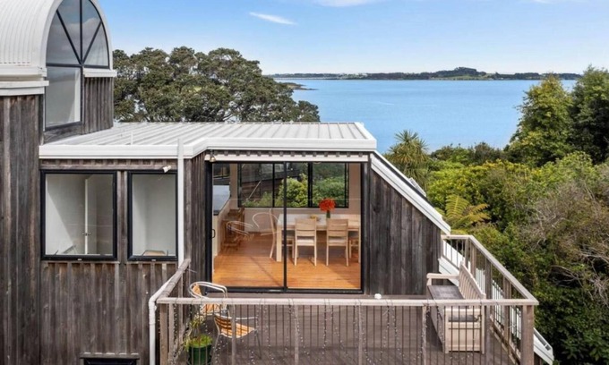 Hillsborough House | Airport Closest Masion - An Amazing Place Worth Every Cent