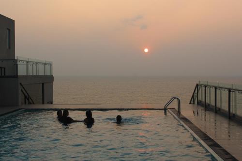 Negombo Apartment | Airport Luxury Ocean Condos