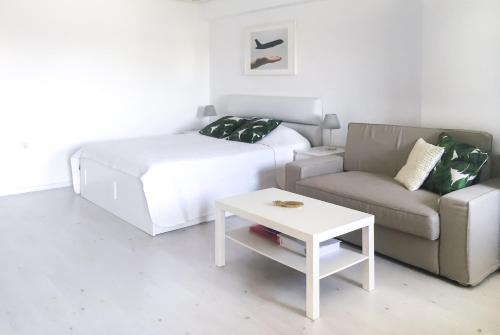 Otopeni Apartment | Airport Residence - Across from Otopeni Airport