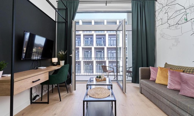 Fabryczna Apartment | Airport Studio Zarembowicza by Noclegi Renters