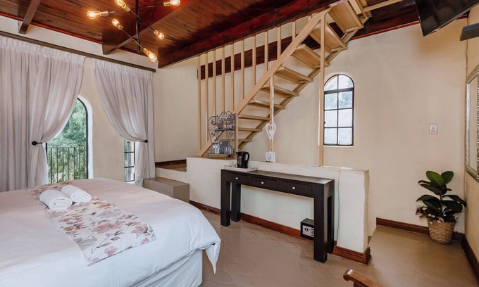 Kempton Park House | Airport Tower Lodge