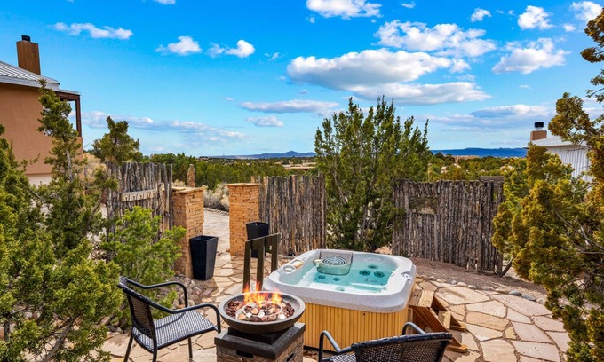 West Alameda House | Airstream De Luxx - Views, Privacy, Quiet, Hot Tub, Full Kitchen