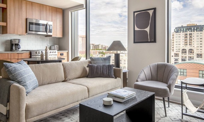Golden Triangle Apartment | Airy Golden Triangle 1BR w/ Pool, Gym & W/D, next to Park, by Blueground