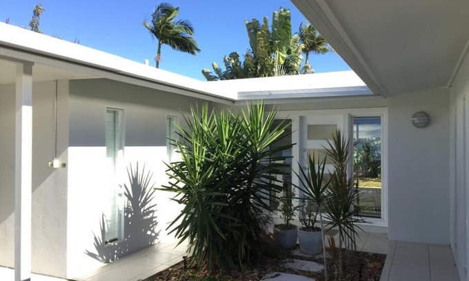 Kirwan House | Airy Home - 3 Bedrooms & Office