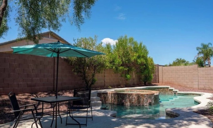 Surprise House | Airy Oasis Sleeps 8- Pool, Spa & Pool Table