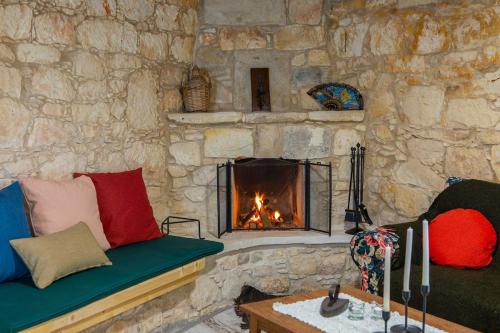 Pano Arodhes House | Akamantida Platea 2