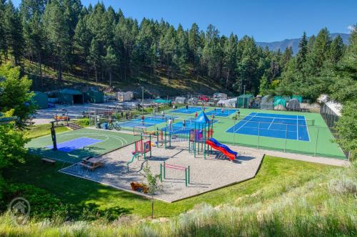 East Kootenay Apartment | Akiskinook Resort by StayIn