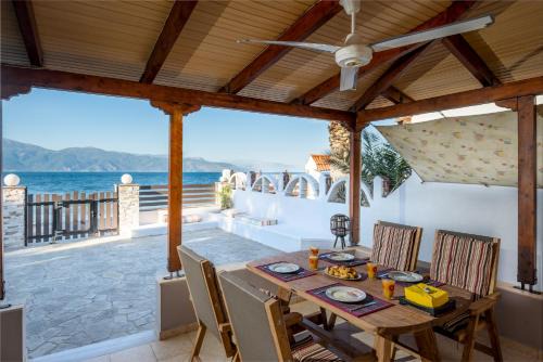 Aigio House | Akoli Blue - an Elegant residence by the sea