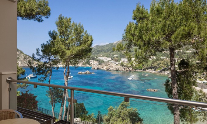 Lakones Hotel | Akrotiri Beach Resort Hotel - Adults friendly