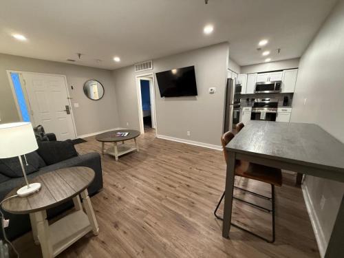 South Central Omaha Apartment | Aksarben 2 Bedroom-Close to I80