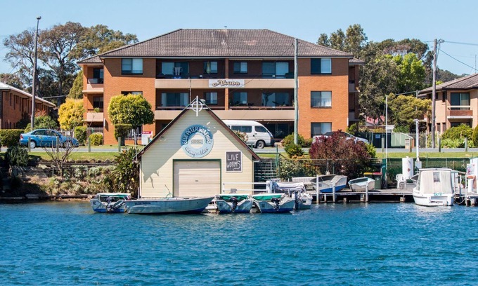 Forster Apartment | Akuna 3 ground floor apartment opposite Wallis Lake