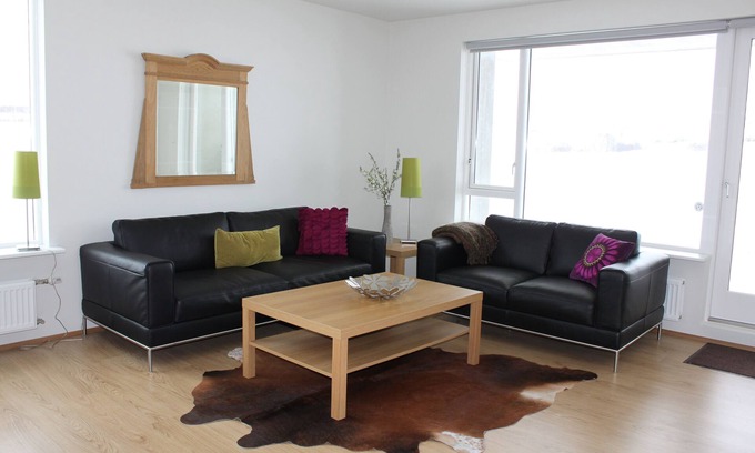 Akureyri Apartment | Akureyri - beautiful, fully equipped with mountain views