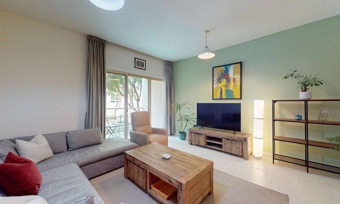 The Greens Apartment | Al Dhafrah - Peaceful One Bed in The Greens