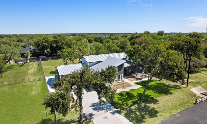 San Antonio House | Alamo ranch casita! Stylish family friendly home!