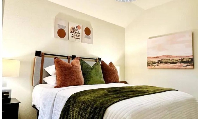 San Antonio House | Alamo Ranch Retreat -Sea World, Lackland AFB, UTSA