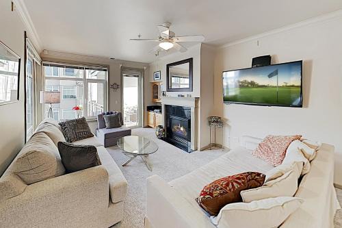 Downtown Seattle Apartment | Alaskan Dreams