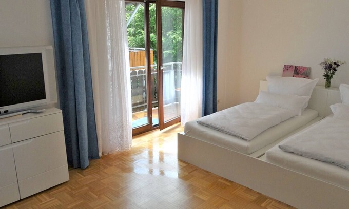 Bad Herrenalb Apartment | Alb Rosa, 32qm, Balkon, 1 Wohn-/Schlafzimmer, max. 2 Personen