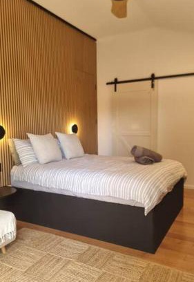 Suffolk Park Apartment | Alcorn Garden Studio - Dog friendly 2 mins walk to beach