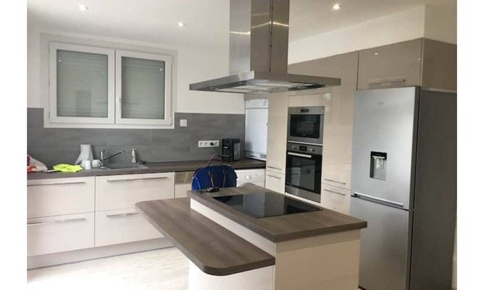 Ales Apartment | ALES T4 furnished +garden + parking.