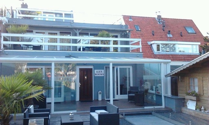 Zwanenburg House | Alex Rooms