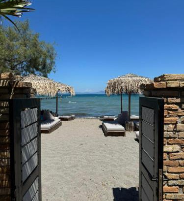 Molos House | Alex's seafront vacation house
