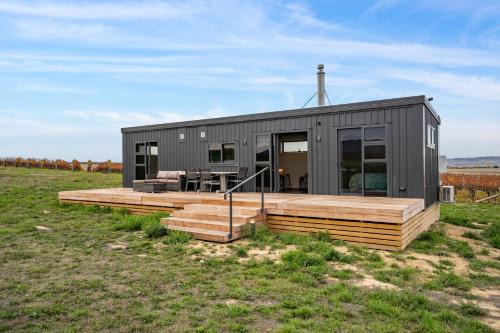 Clyde House | Alex Vineyard - Alexandra Holiday Home