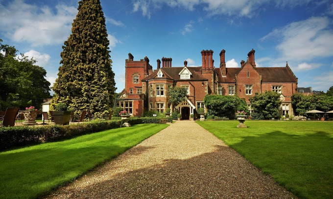 Crawley Down Hotel | Alexander House And Utopia Spa