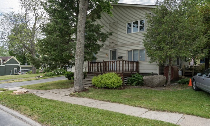 Alexandria Bay House | Alexandria Bay House Sleeps 14 Or Sleeps 6 Up And 8 Down Separately