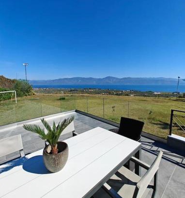 Aigio Villa | Alexiou Luxury Villa with treehouse