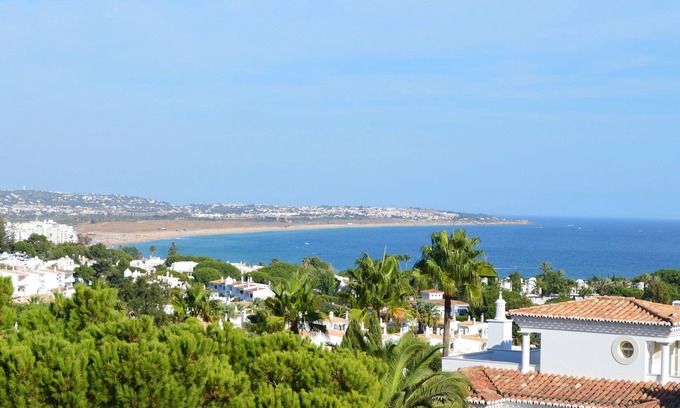 Alporchinhos Apartment | Algarve luxury seaview apartment with pool near beaches