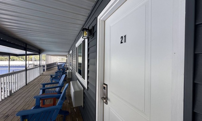 Lake of the Ozarks Apartment | Alhonna Resort's 1 Bedroom Efficiency Unit 21